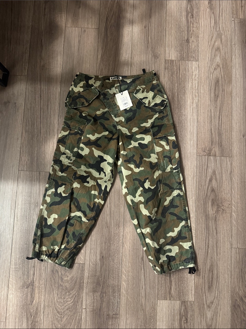 KBB by KAHLANA Women's Mid-Rise Straight Leg Camo Cargo Jogger
Medium
NWT